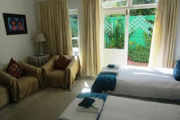 پانسیون Norfolk Guest House