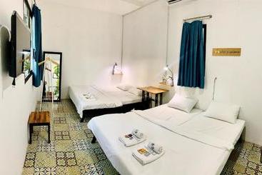 پانسیون The Local House Phu Yen