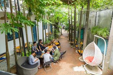 پانسیون The Local House Phu Yen
