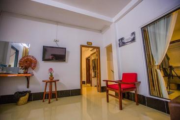 هتل Moloppor Villa