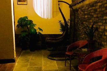 پانسیون Fenghuang Little Bear Family Guest House