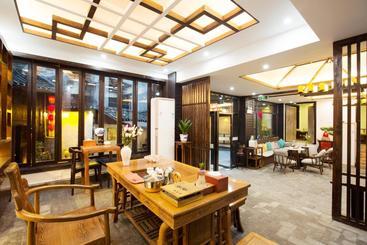 پانسیون Floral Joy · Po Shan Gong Guan Fenghuang