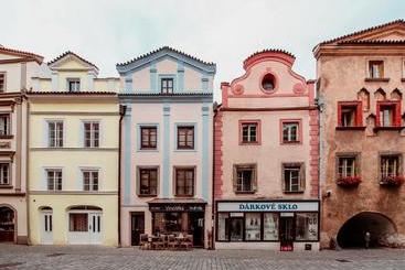 پانسیون Penzion Víno Hruška Pardubice