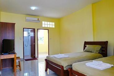 پانسیون Wattana House Thayang Phetchaburi