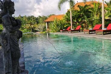 펜션 Alamdhari Resort And Spa