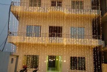 Hotel Daisy Park