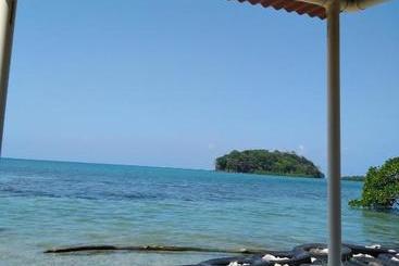 پانسیون Ofiuras Hostal