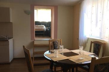 پانسیون Triglav Edelweiss Guest House