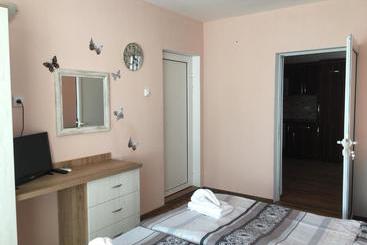 پانسیون Triglav Edelweiss Guest House
