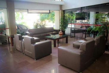 Flat Oeste La Residence
