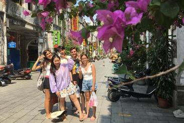پانسیون Music Bar International Youth Apartment Beihai