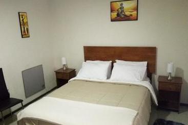 پانسیون Hostal Los Castanos