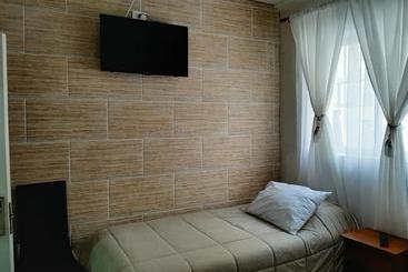 پانسیون Hostal Los Castanos