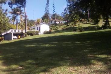 پانسیون Shotover Gardens Estate