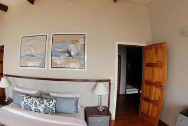 استراحتگاه Golden Beach Village