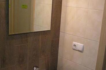Orange Guest Rooms