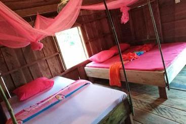 هاستل Tree Lodge Banlung