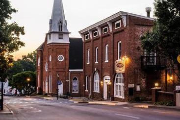 酒店 Sheridan Livery Inn & Restaurant