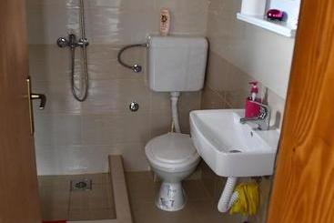 پانسیون Apartment And Rooms Konak