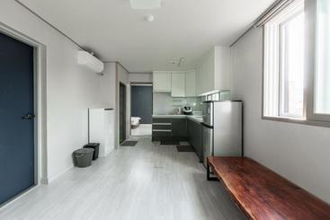 پانسیون Gongju Ein Haus 2