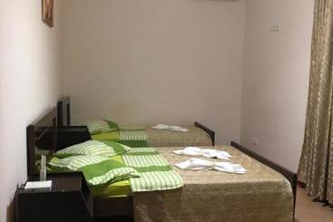 پانسیون Guest House Leto
