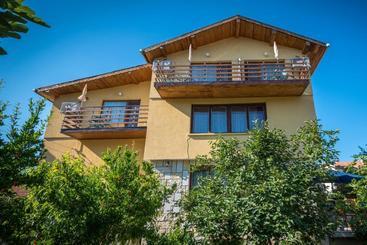 پانسیون Guest House Sun