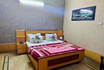 پانسیون Karachi Motel
