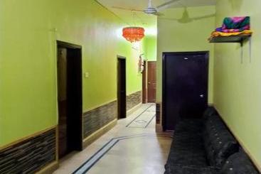 پانسیون Karachi Motel