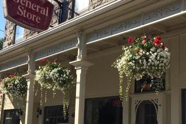 هاستل Cheltenham Suites