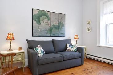 هاستل Cheltenham Suites