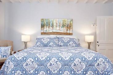هاستل Cheltenham Suites