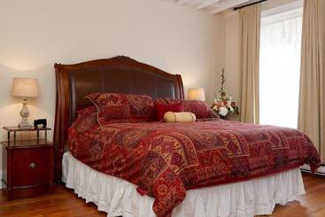 هاستل Cheltenham Suites