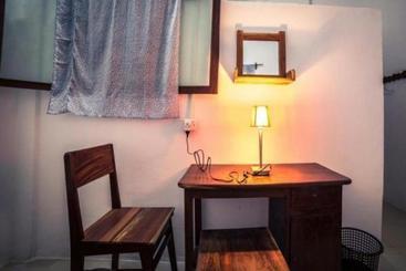 هاستل Karibu Inn