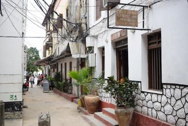 هاستل Karibu Inn