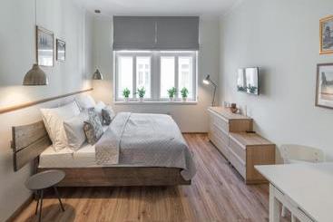 Mordecai Twelve Apartments By Prague Residences