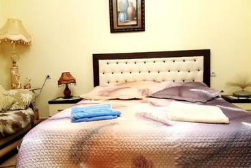پانسیون Berberi Guest House
