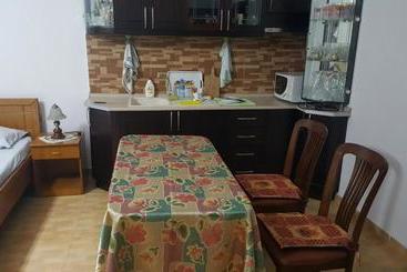 پانسیون Berberi Guest House
