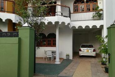 پانسیون Lassana Villa