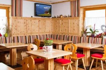 تختخواب و صبحانه Landhaus St. Georg