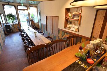 پانسیون Good Trip Hostel & Bar