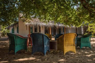 استراحتگاه The Villa Kalpitiya