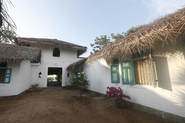 استراحتگاه The Villa Kalpitiya