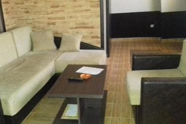 پانسیون Asterix Rooms