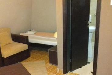 پانسیون Asterix Rooms