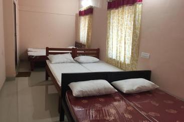 هاستل Mega Tourist Home