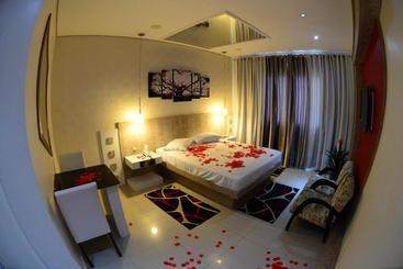 Helus Motel