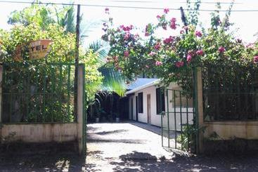 پانسیون Osa Surf House