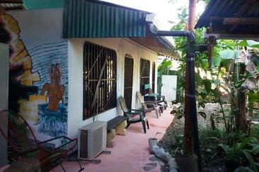 پانسیون Osa Surf House