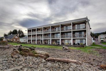 Lanai At The Cove