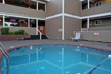 Lanai At The Cove